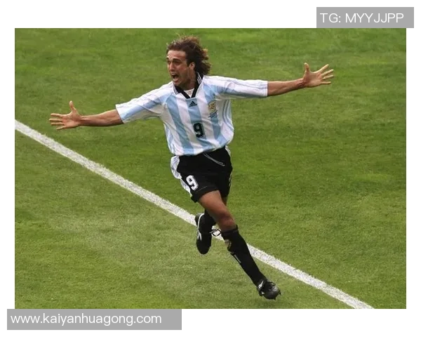 纪念传奇足球巨星:那些永远留在人们心中的离世球员与他们的伟大成就 纪念传奇足球巨星:那些永远留在人们心中的离世球员与他们的伟大成就