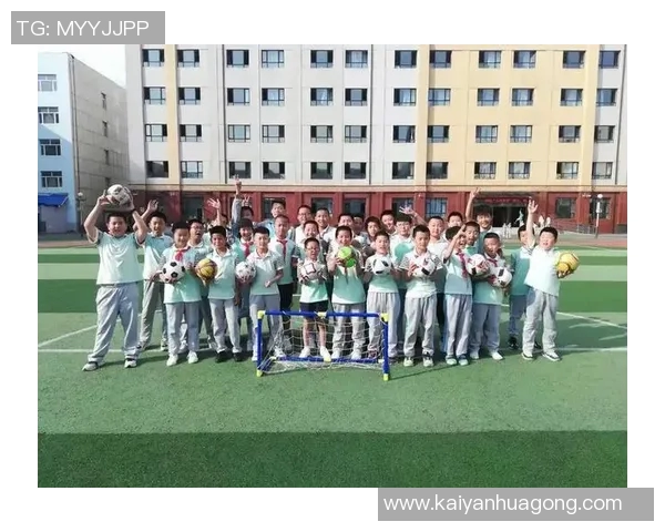 足球巨星成长日志：从童年梦想到世界巅峰的奋斗轨迹