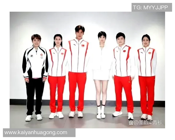 世界足坛巨星齐聚一堂盛装合影